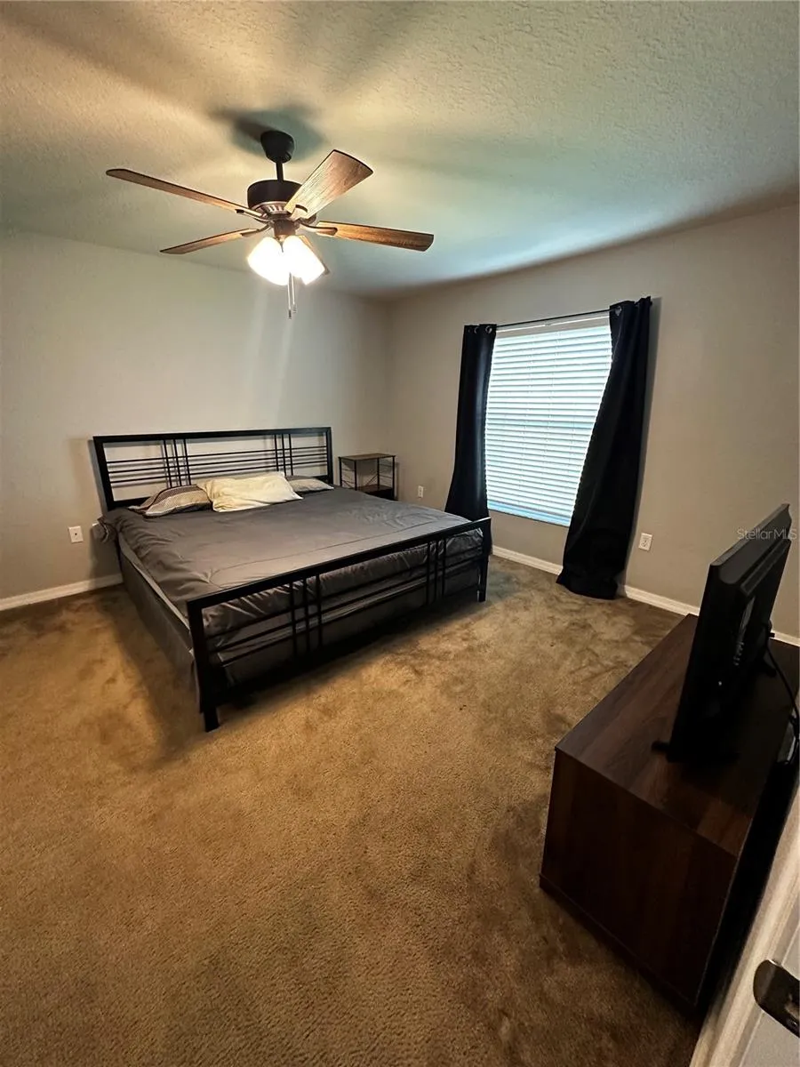 262 LAKE MARIANA PLACE Auburndale, FL 33823