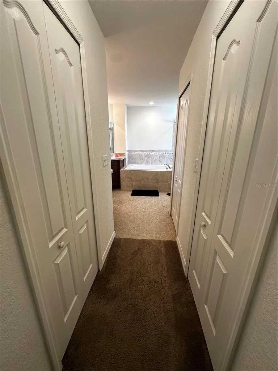 262 LAKE MARIANA PLACE Auburndale, FL 33823