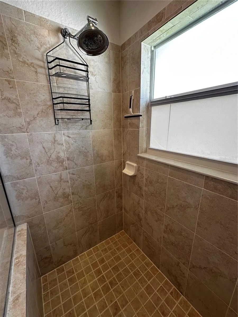 262 LAKE MARIANA PLACE Auburndale, FL 33823