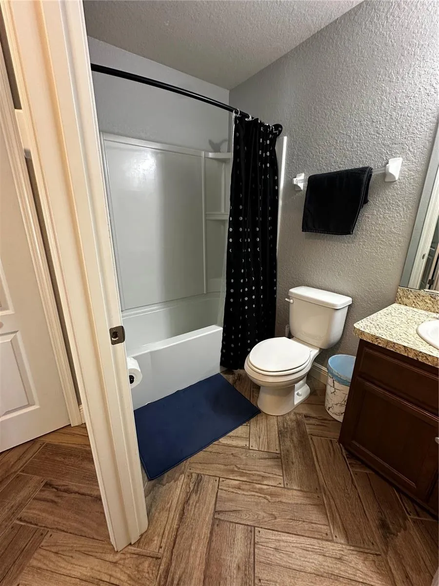 262 LAKE MARIANA PLACE Auburndale, FL 33823