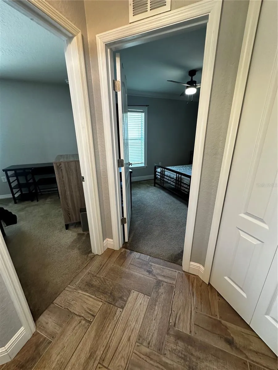 262 LAKE MARIANA PLACE Auburndale, FL 33823