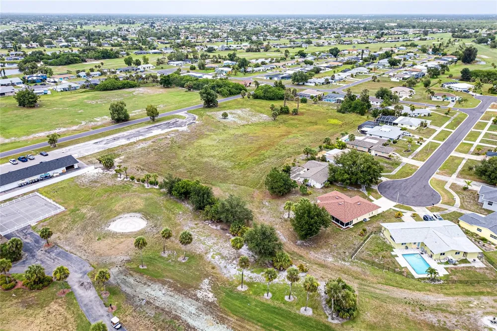 3 GOLFVIEW ROAD Rotonda West, FL 33947