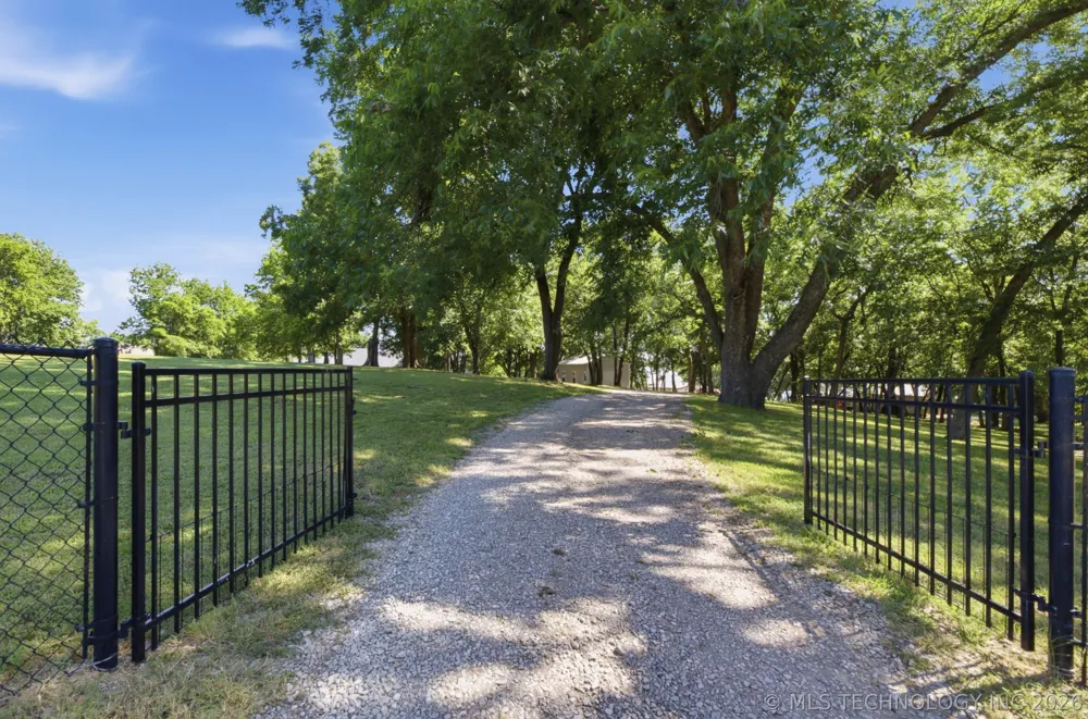 3 Foxwood Estates Street Adair, OK 74330