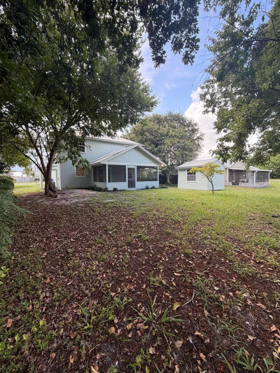 180 8th Court Vero Beach, FL 32962