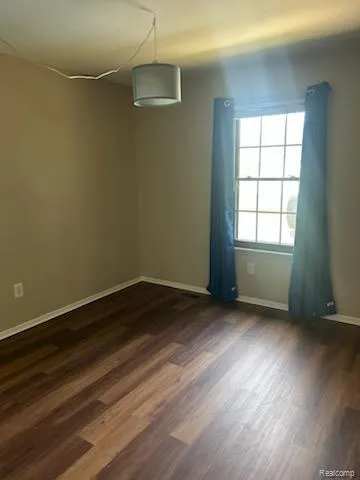 35138 Bay Circle Harrison Charter Township, MI 48045