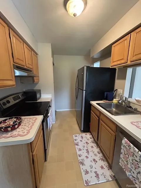 35138 Bay Circle Harrison Charter Township, MI 48045