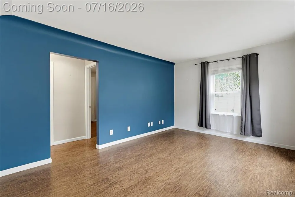 1657 W Troy Street Ferndale City, MI 48220