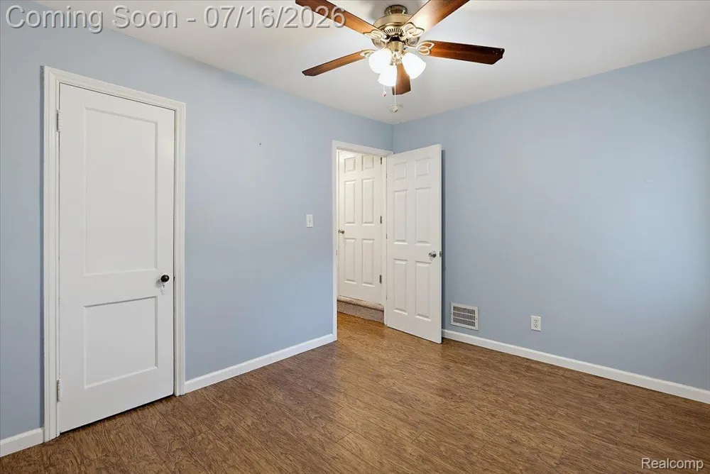 1657 W Troy Street Ferndale City, MI 48220