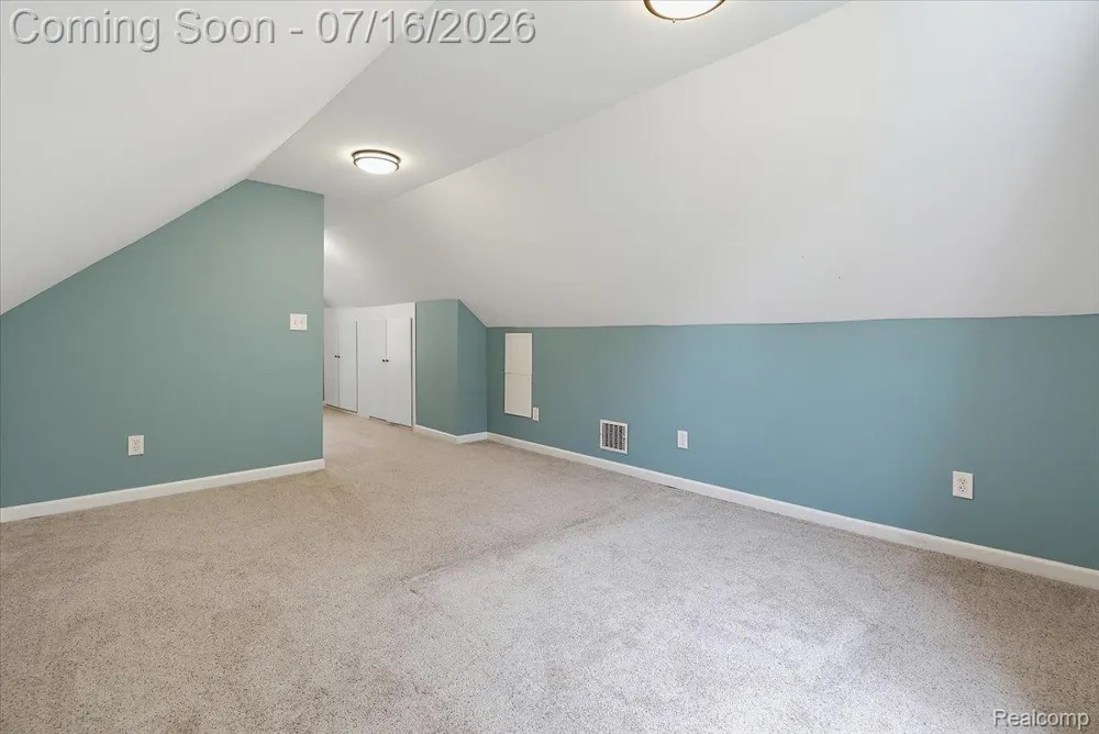 1657 W Troy Street Ferndale City, MI 48220