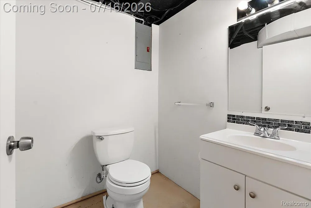 1657 W Troy Street Ferndale City, MI 48220