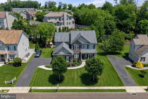 18 BEECHWOOD BOULEVARD