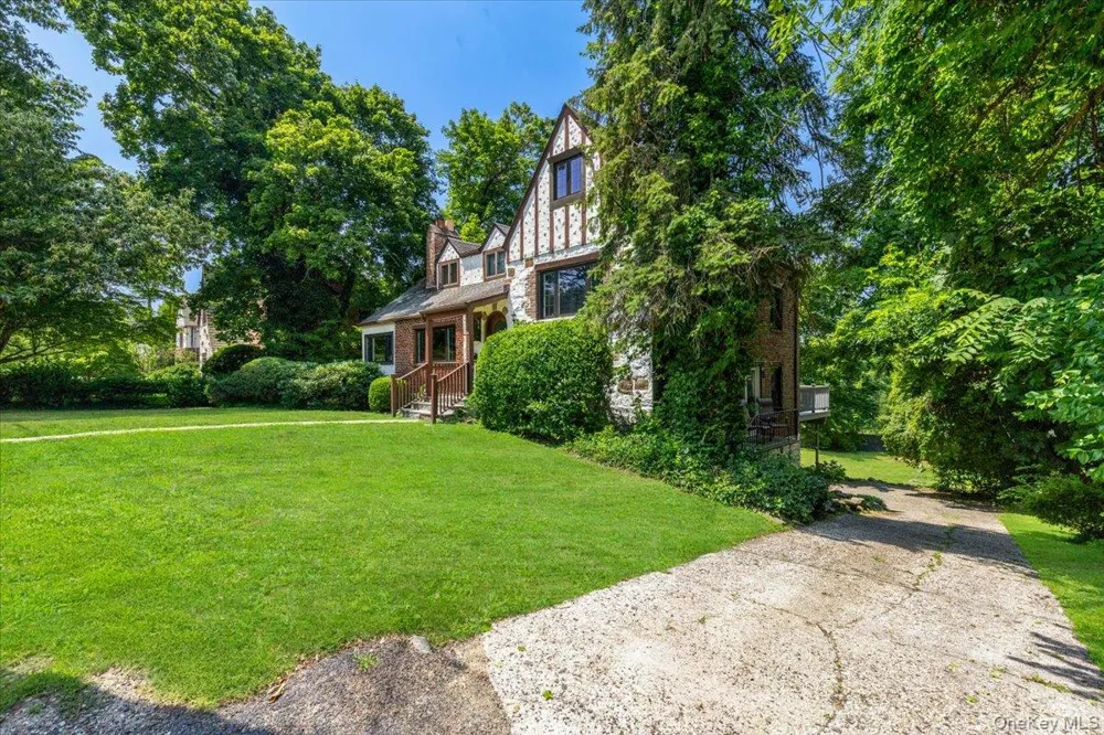38 Fenimore Drive Harrison, NY 10528