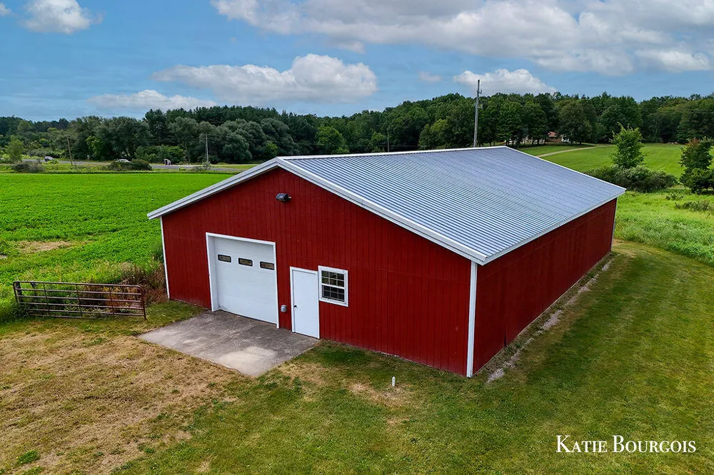 17640 16 Mile Road Colfax Township, MI 49307