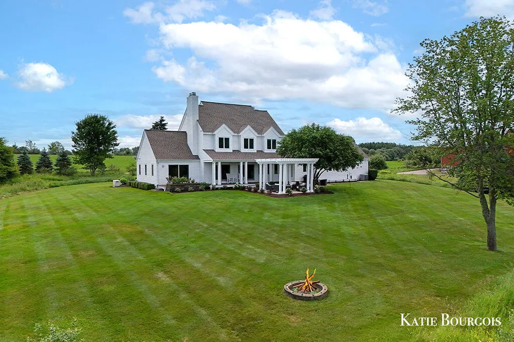 17640 16 Mile Road Colfax Township, MI 49307