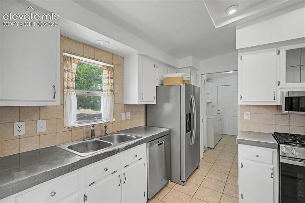 667 S Burro Drive Pueblo, CO 81007