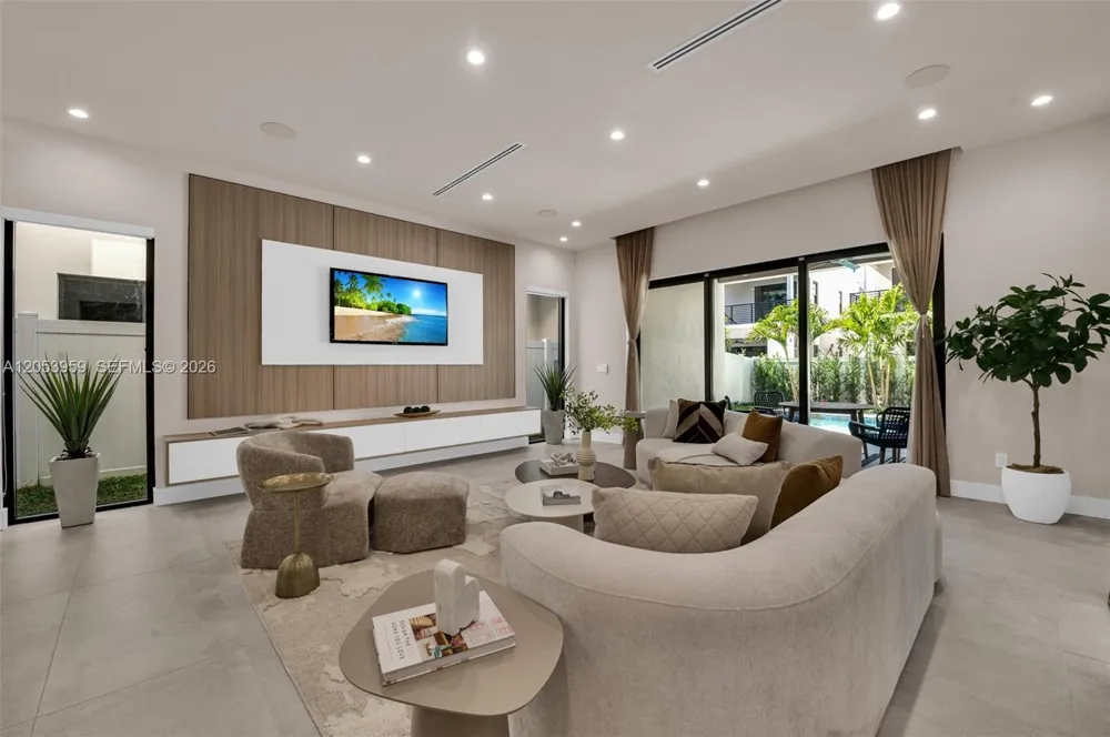 920 NE 17th ave #A Fort Lauderdale, FL 33304
