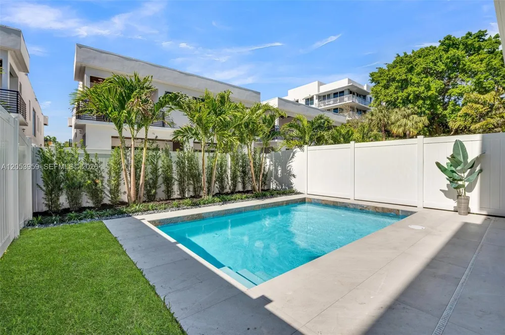 920 NE 17th ave #A Fort Lauderdale, FL 33304
