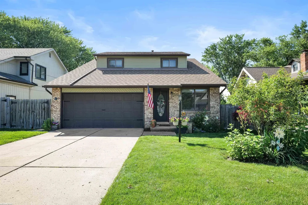 34321 Jefferson Avenue Harrison Charter Township, MI 48045