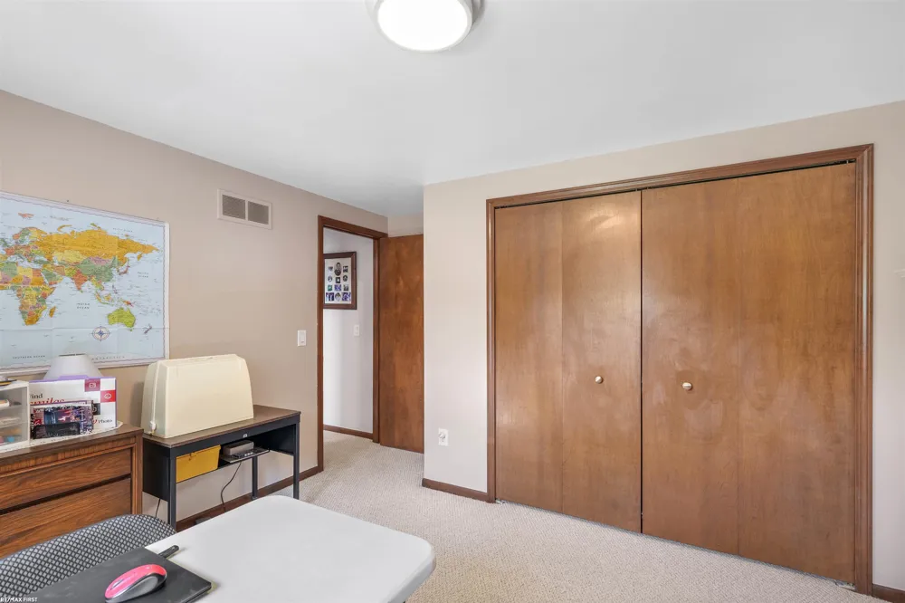 34321 Jefferson Avenue Harrison Charter Township, MI 48045