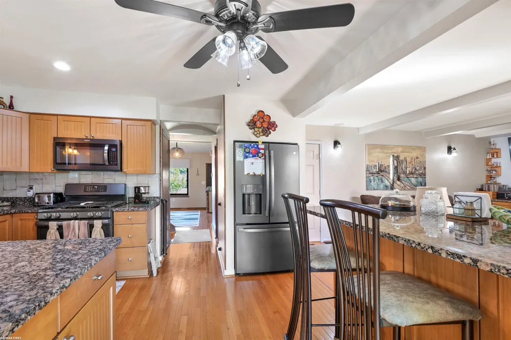 34321 Jefferson Avenue Harrison Charter Township, MI 48045