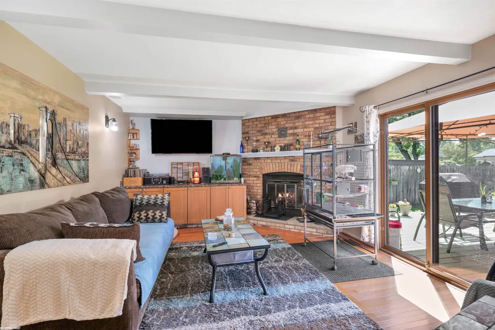 34321 Jefferson Avenue Harrison Charter Township, MI 48045