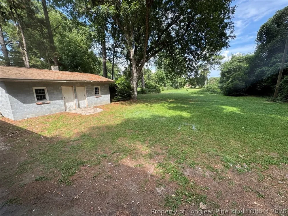 107 S 1st Street Maxton, NC 28364