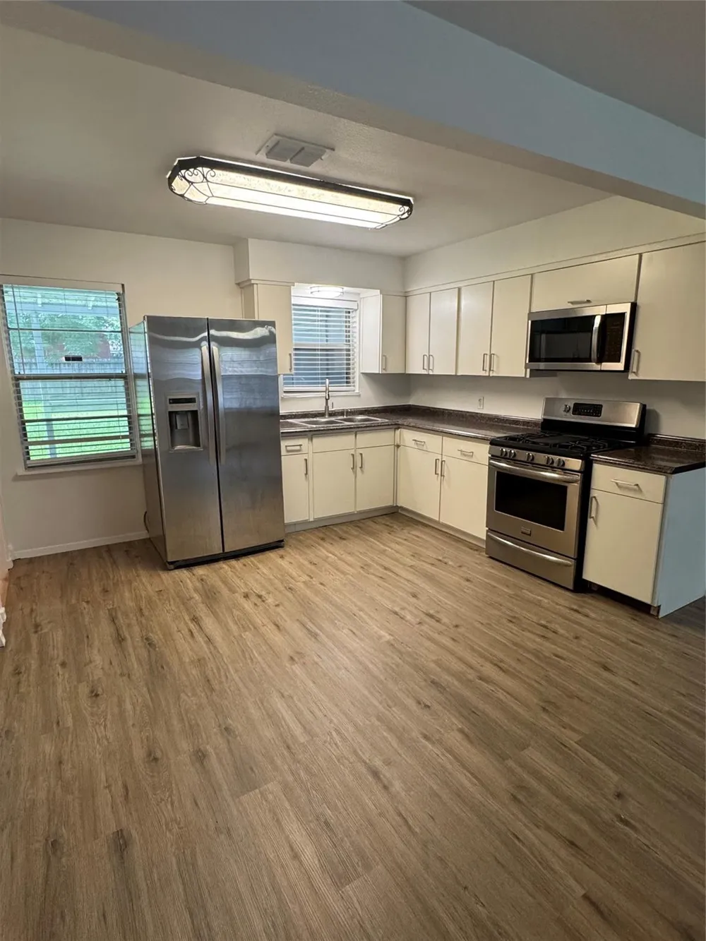 935 Creager Street Houston, TX 77034