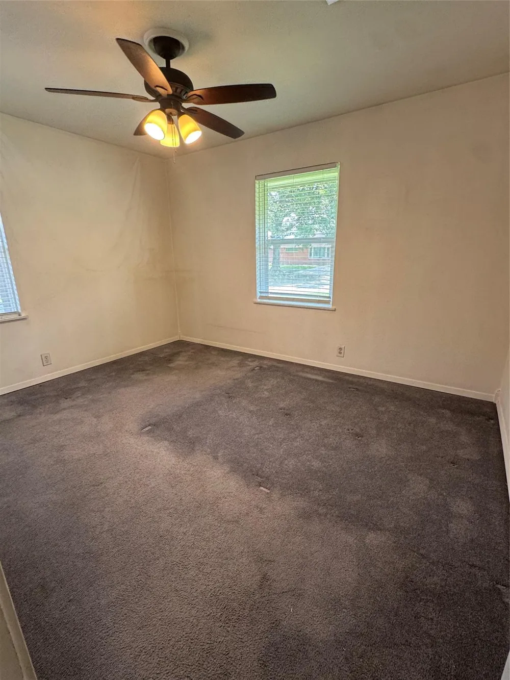 935 Creager Street Houston, TX 77034