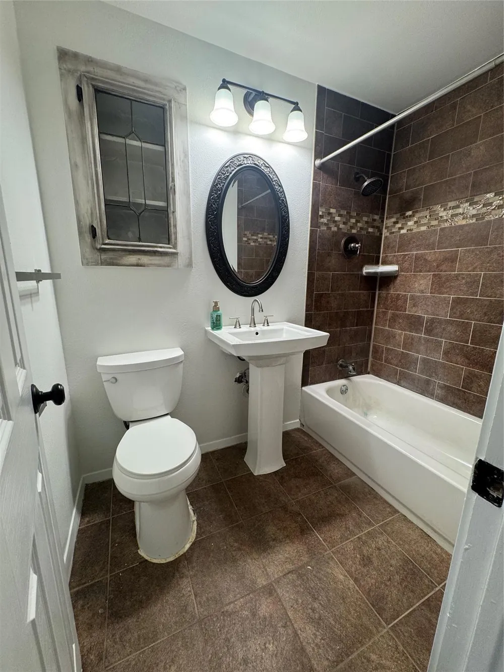 935 Creager Street Houston, TX 77034