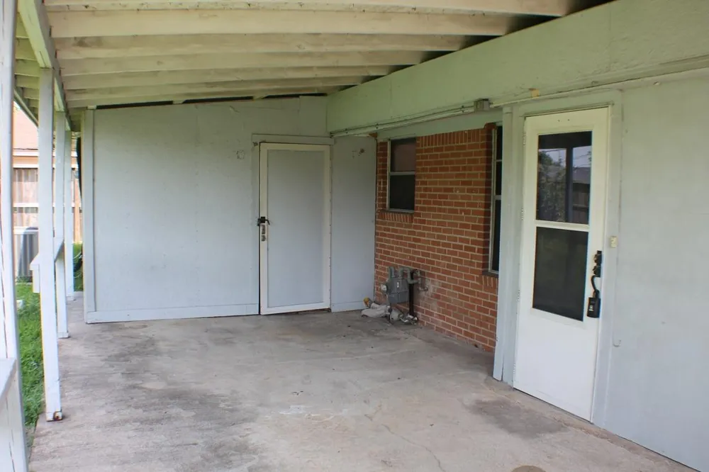 935 Creager Street Houston, TX 77034