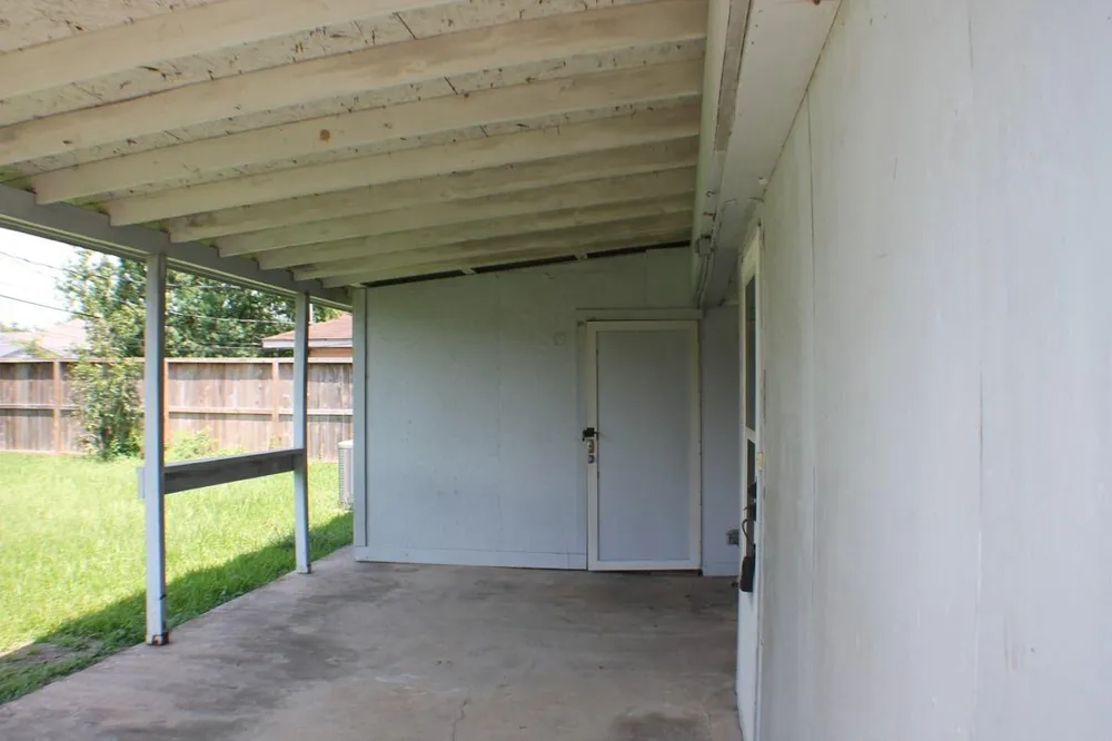 935 Creager Street Houston, TX 77034