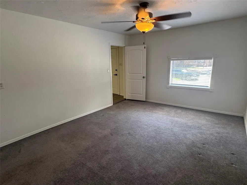 935 Creager Street Houston, TX 77034