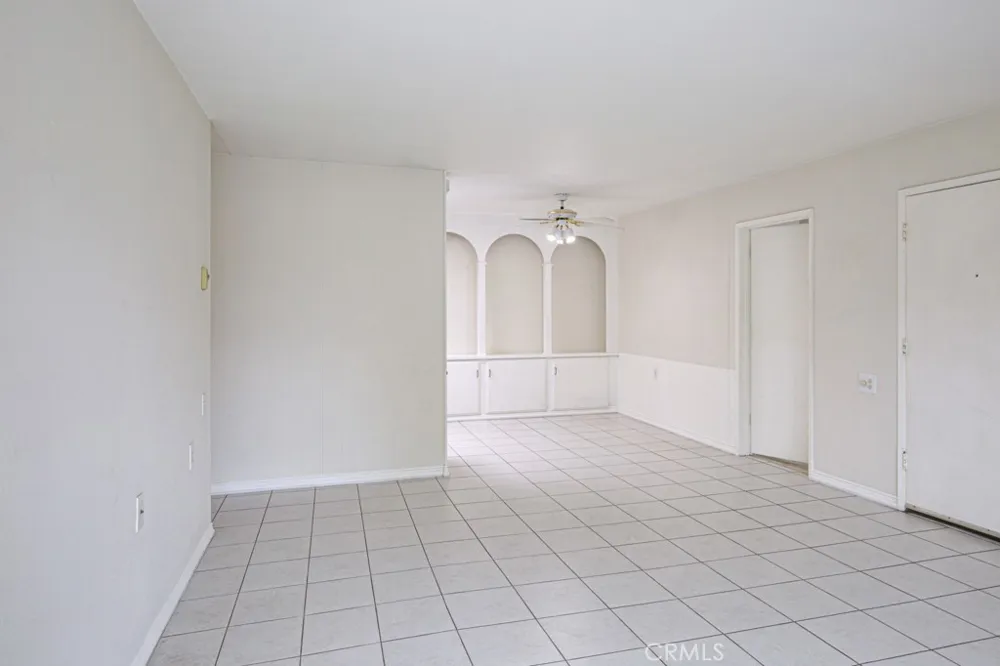 2276 Via Mariposa Laguna Woods, CA 92637