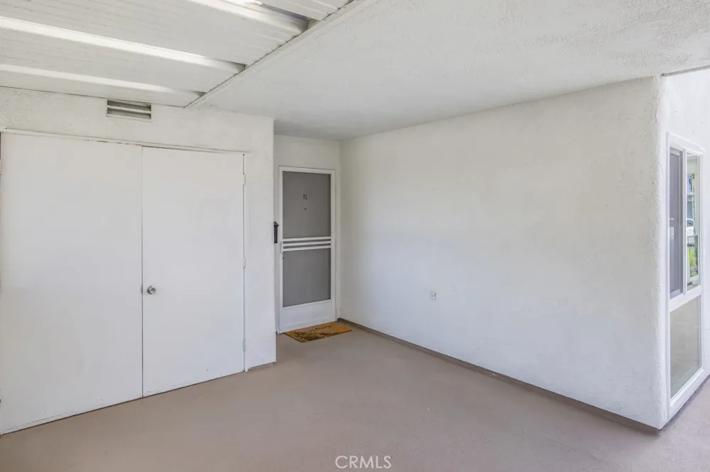 2276 Via Mariposa Laguna Woods, CA 92637