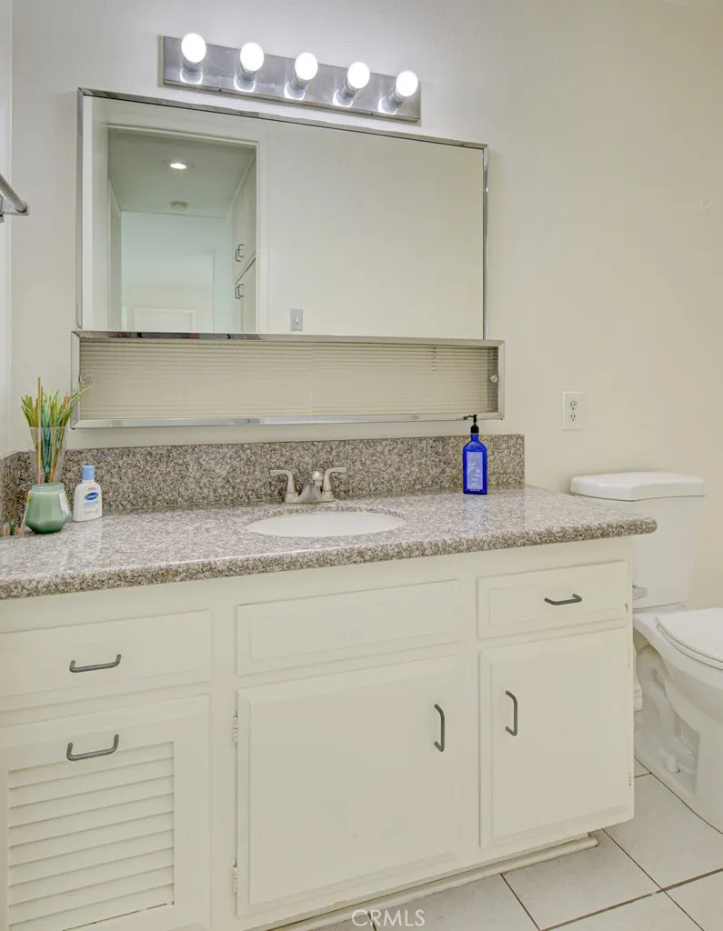 2276 Via Mariposa Laguna Woods, CA 92637