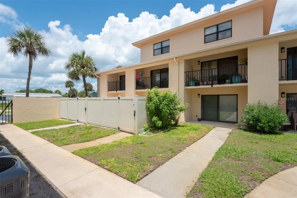 100 GRANT AVENUE #24 Daytona Beach Shores, FL 32118