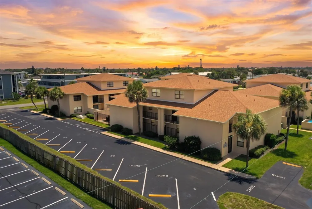 100 GRANT AVENUE #24 Daytona Beach Shores, FL 32118