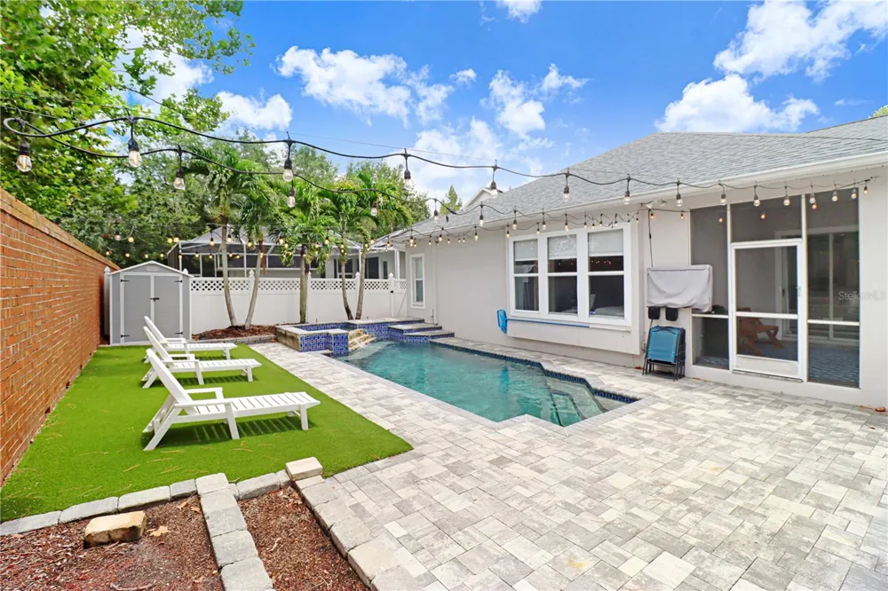 9609 ROYCE DRIVE Tampa, FL 33626