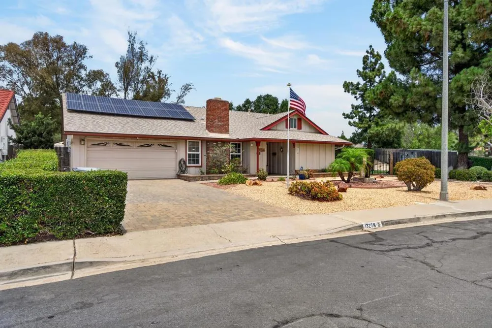 13278 Wanesta Dr Poway, CA 92064