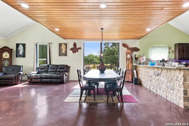 15646 Bexar Bowling Marion, TX 78124