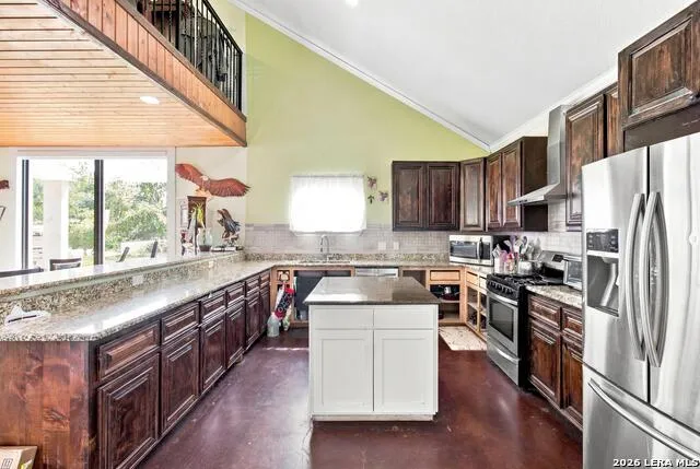 15646 Bexar Bowling Marion, TX 78124