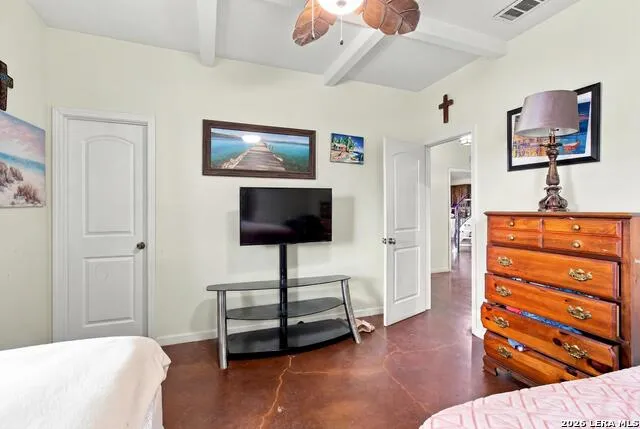 15646 Bexar Bowling Marion, TX 78124