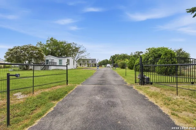 15646 Bexar Bowling Marion, TX 78124