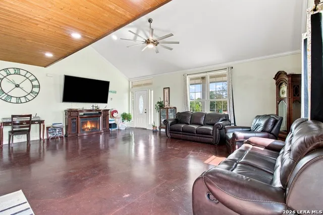 15646 Bexar Bowling Marion, TX 78124