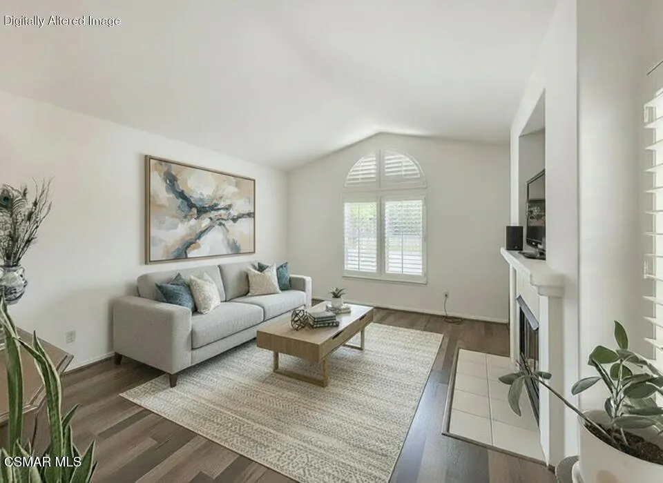 2037 Freesia Avenue Simi Valley, CA 93063