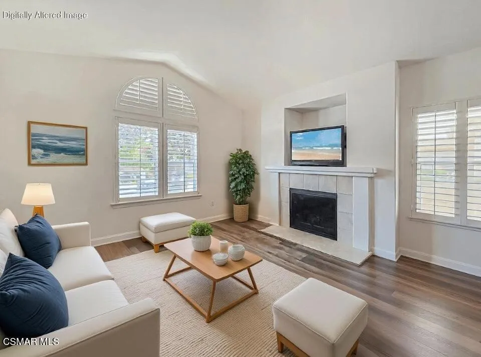 2037 Freesia Avenue Simi Valley, CA 93063