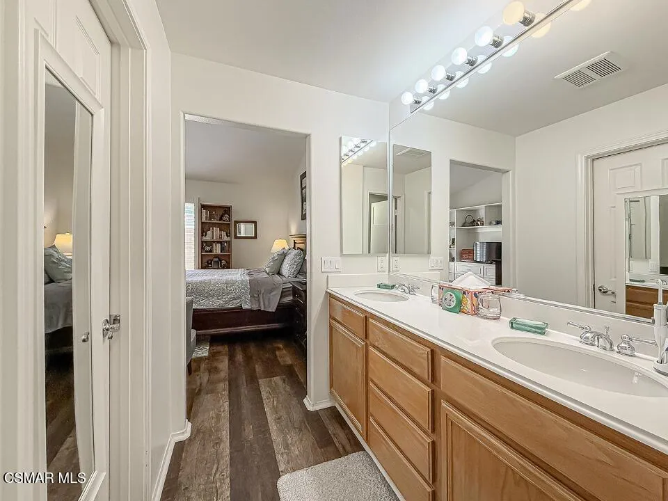 2037 Freesia Avenue Simi Valley, CA 93063