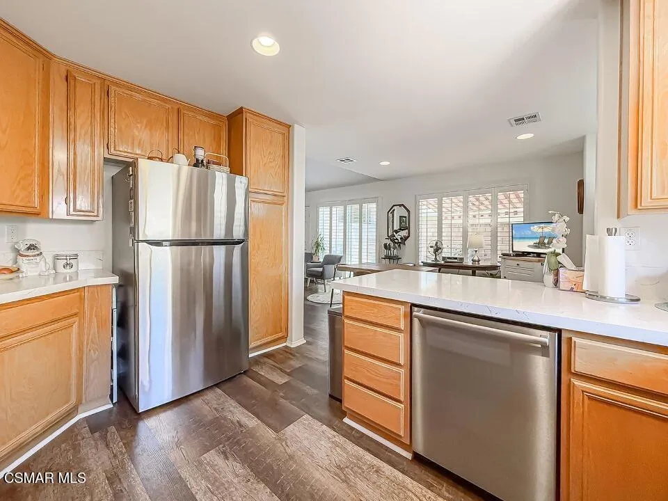 2037 Freesia Avenue Simi Valley, CA 93063