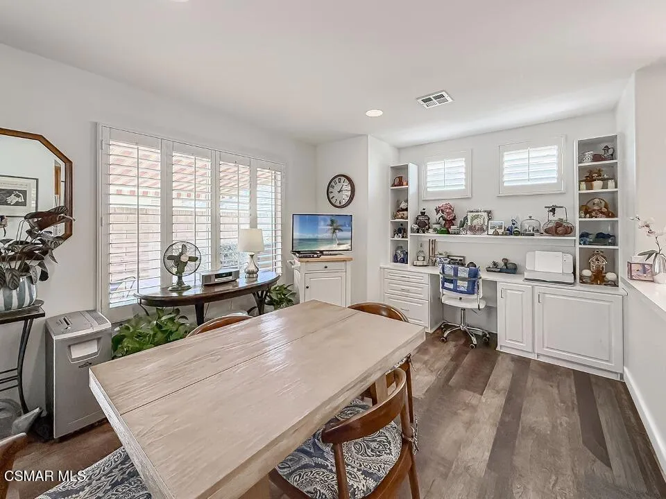 2037 Freesia Avenue Simi Valley, CA 93063