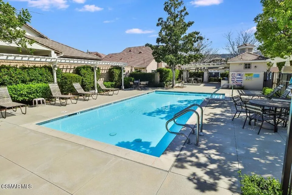 2037 Freesia Avenue Simi Valley, CA 93063